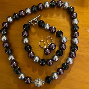 Necklace, Bracelet and earrings.